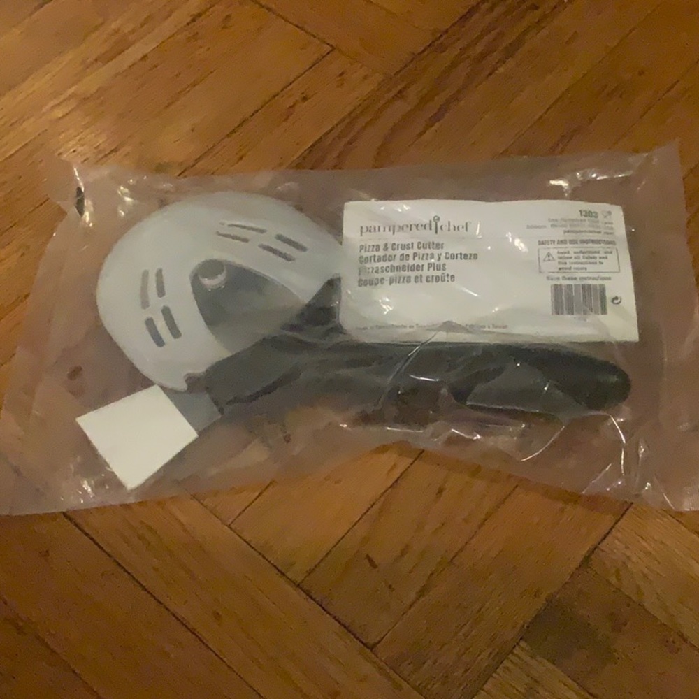 Pizza and Crtust Cutter